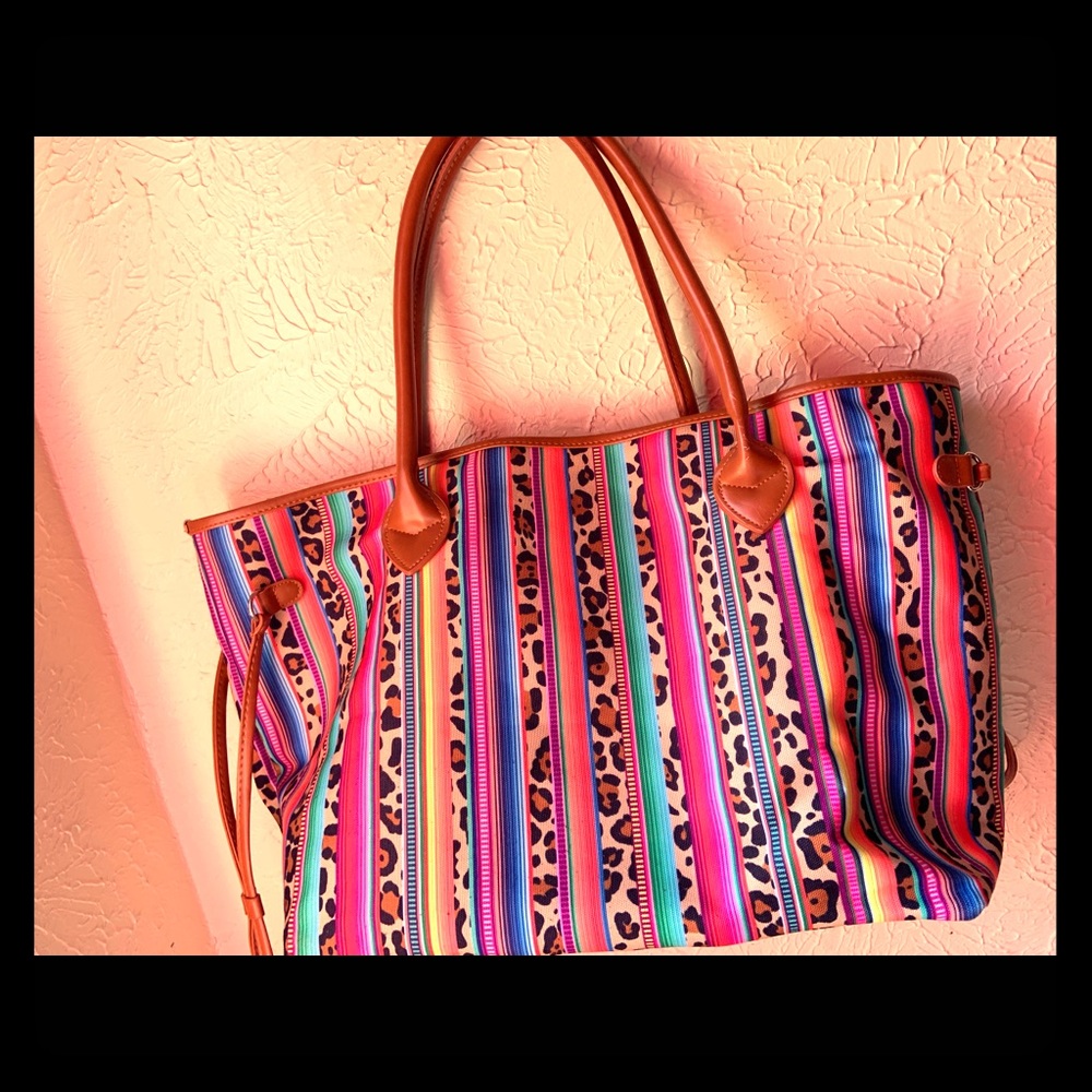 Super cute serape and leopard bag